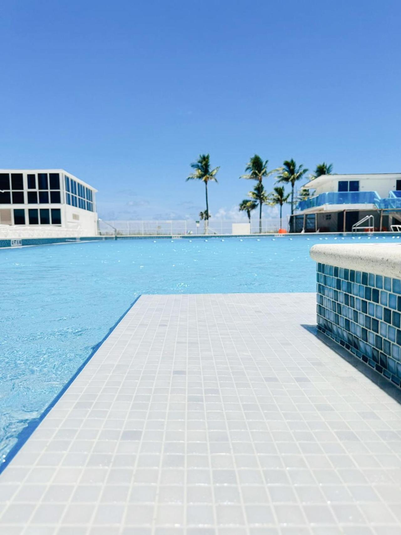 Castle 828 Oceanfront View With Balcony, Pool, Tennis, Beach Access And Free Parking! Miami Beach Buitenkant foto